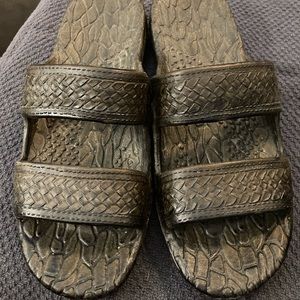 Women’s Brown Pali’s size 7